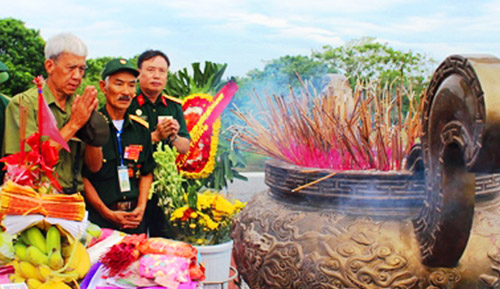 В провинции Куангчи прошли акции в знак выражения признательности павшим фронтовикам